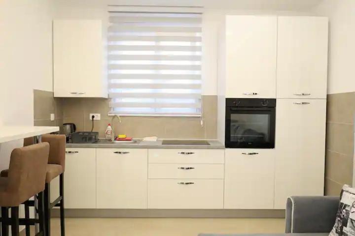Apartments R&M ติวัต ภายนอก รูปภาพ