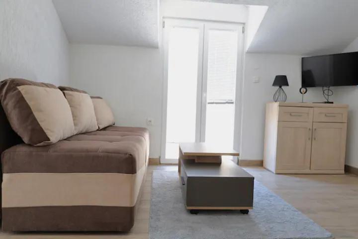 Apartments R&M ติวัต ภายนอก รูปภาพ