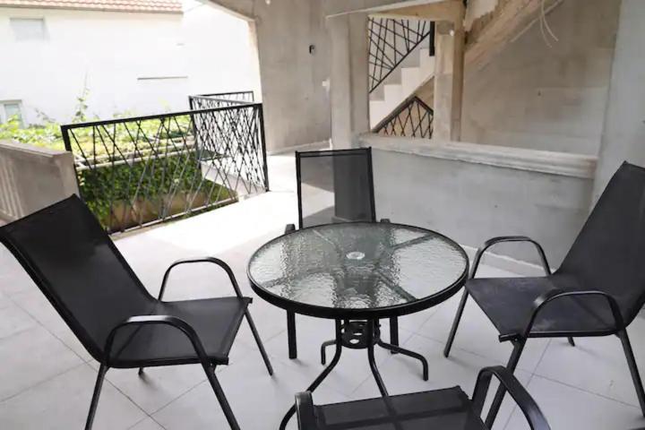 Apartments R&M ติวัต ภายนอก รูปภาพ