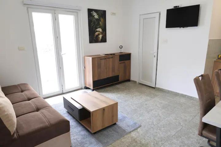 Apartments R&M ติวัต ภายนอก รูปภาพ