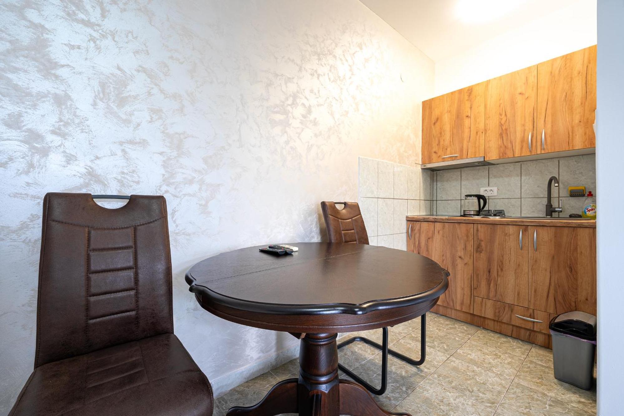 Apartments R&M ติวัต ภายนอก รูปภาพ