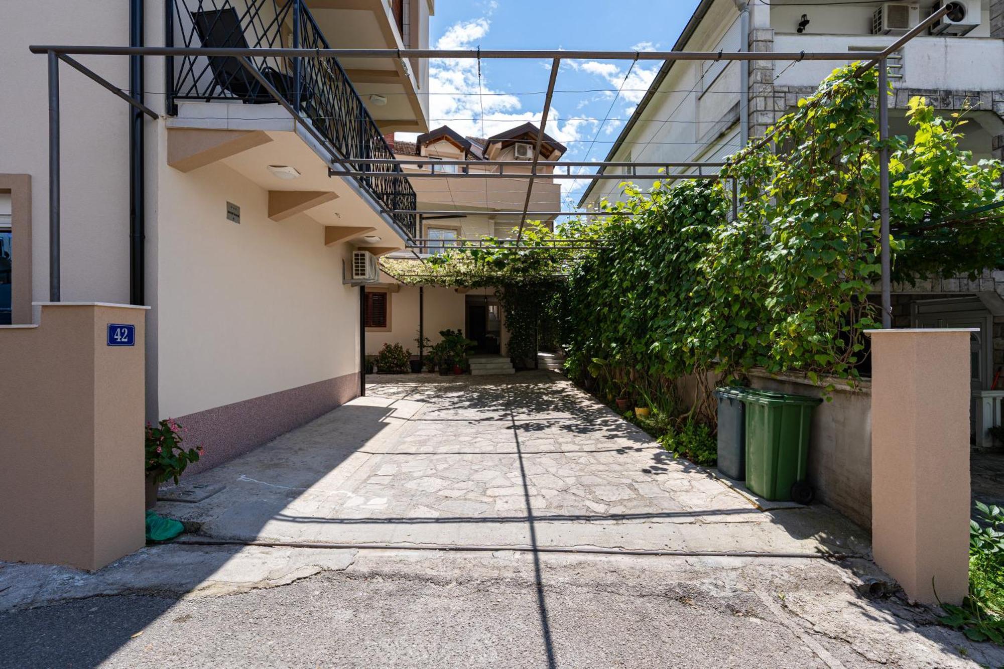 Apartments R&M ติวัต ภายนอก รูปภาพ