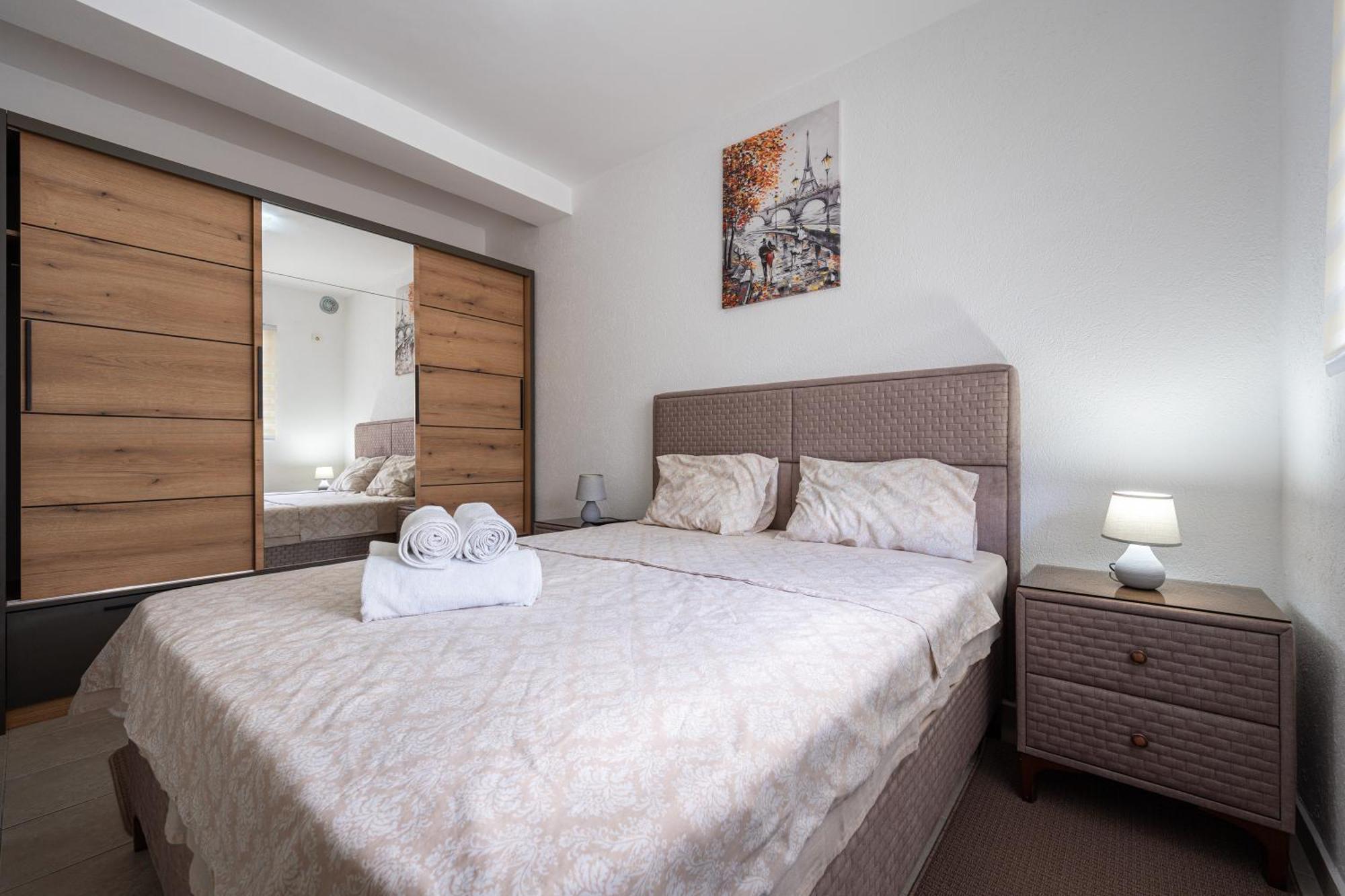 Apartments R&M ติวัต ภายนอก รูปภาพ